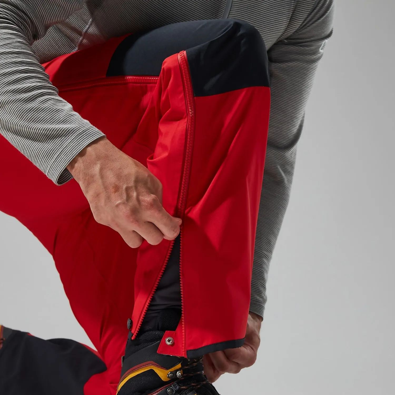 Berghaus MTN Seeker GTX Hose für Herren - Rot/Schwarz-Herren Überhosen | Lange Hosen